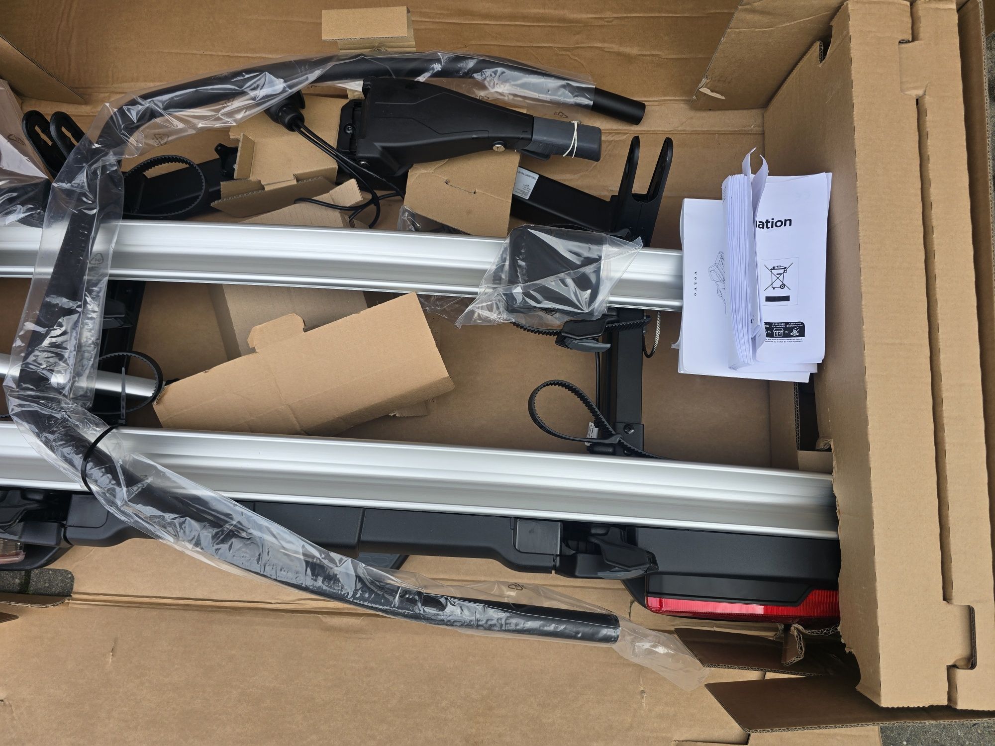 Bagażnik rowerowy na hak THULE Velospace XT2 938 srebrny 2 rowery