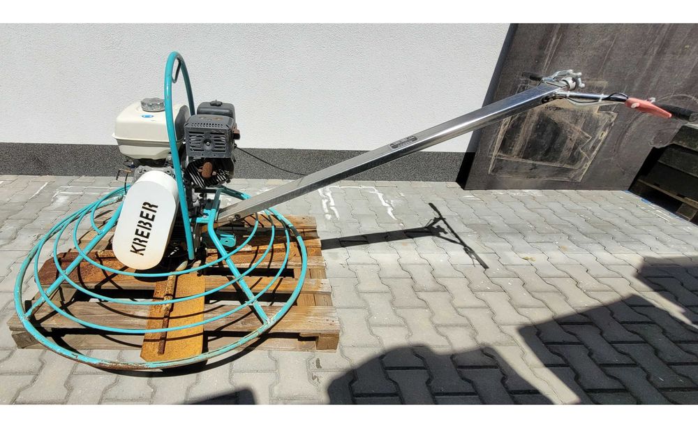 Ręczna zacieraczka spalinowa Kreber K-446 B, silnik Honda GX 270