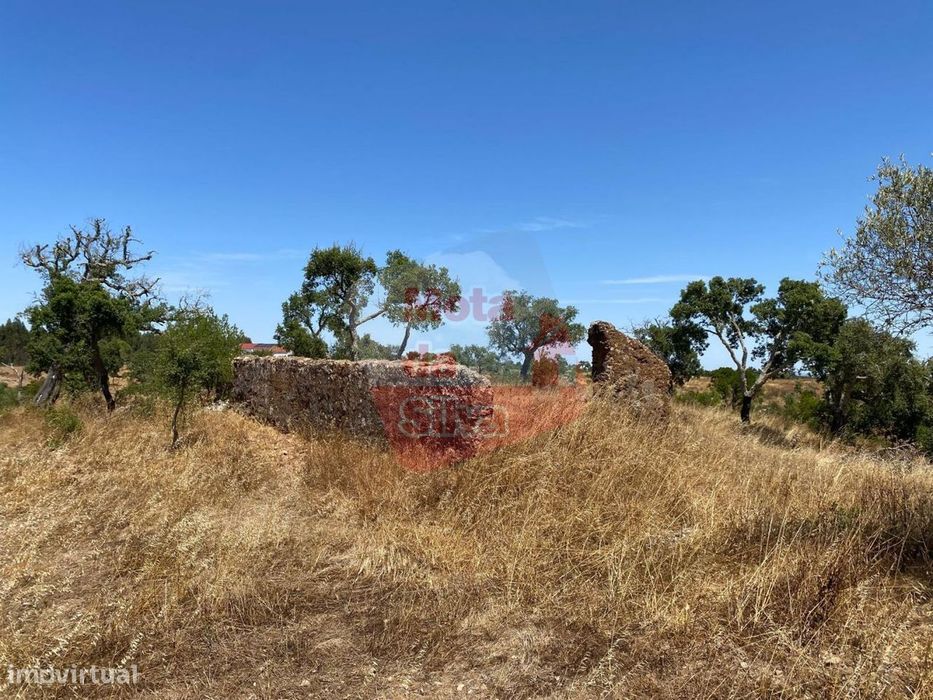 Herdade com ruína em Abela Santiago do Cacém