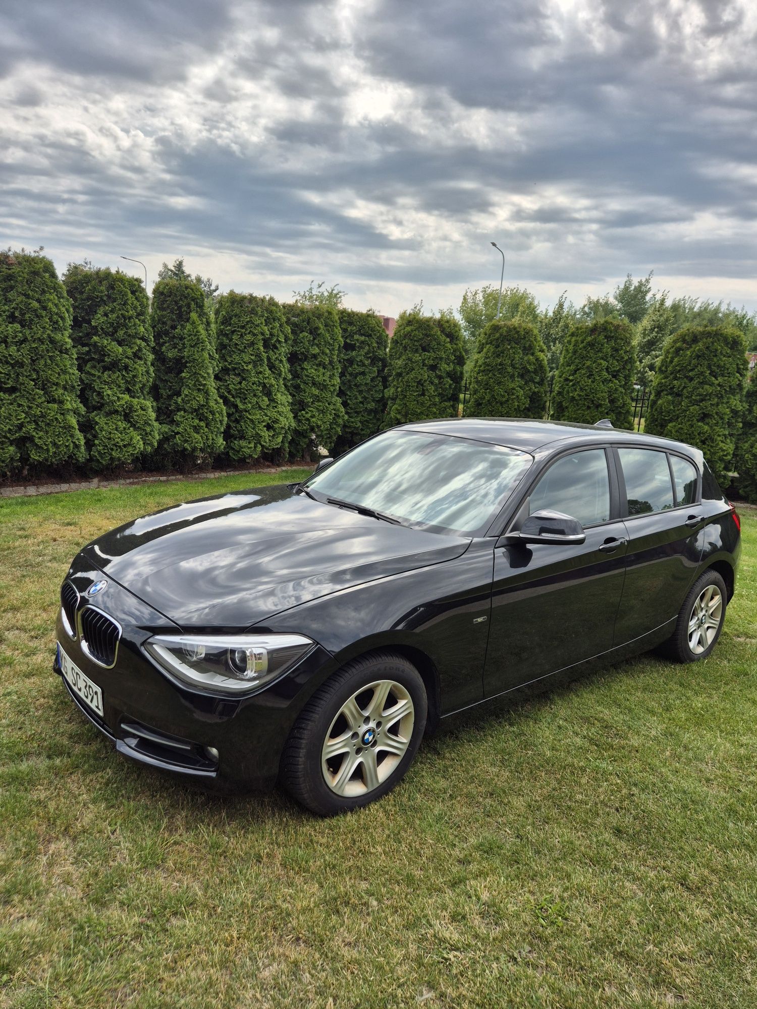 BMW Serii 1 (F20) – 2011r – Zadbany Hatchback gotowy do jazdy!
Lokaliz