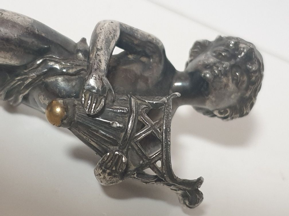Antiga amorosa figura de Putto do Sec. XIX com banho em prata