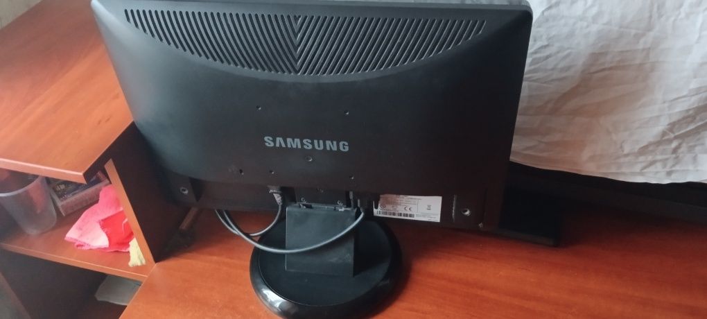 ПК xeon 5450 3.0ghz 750ti 6 озу+Монитор