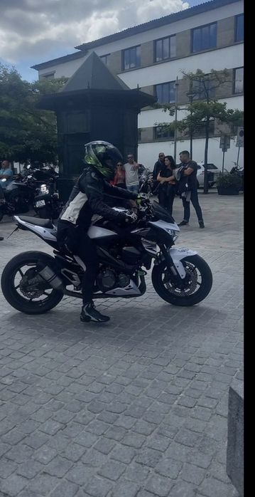 Mota Kawasaki Z800