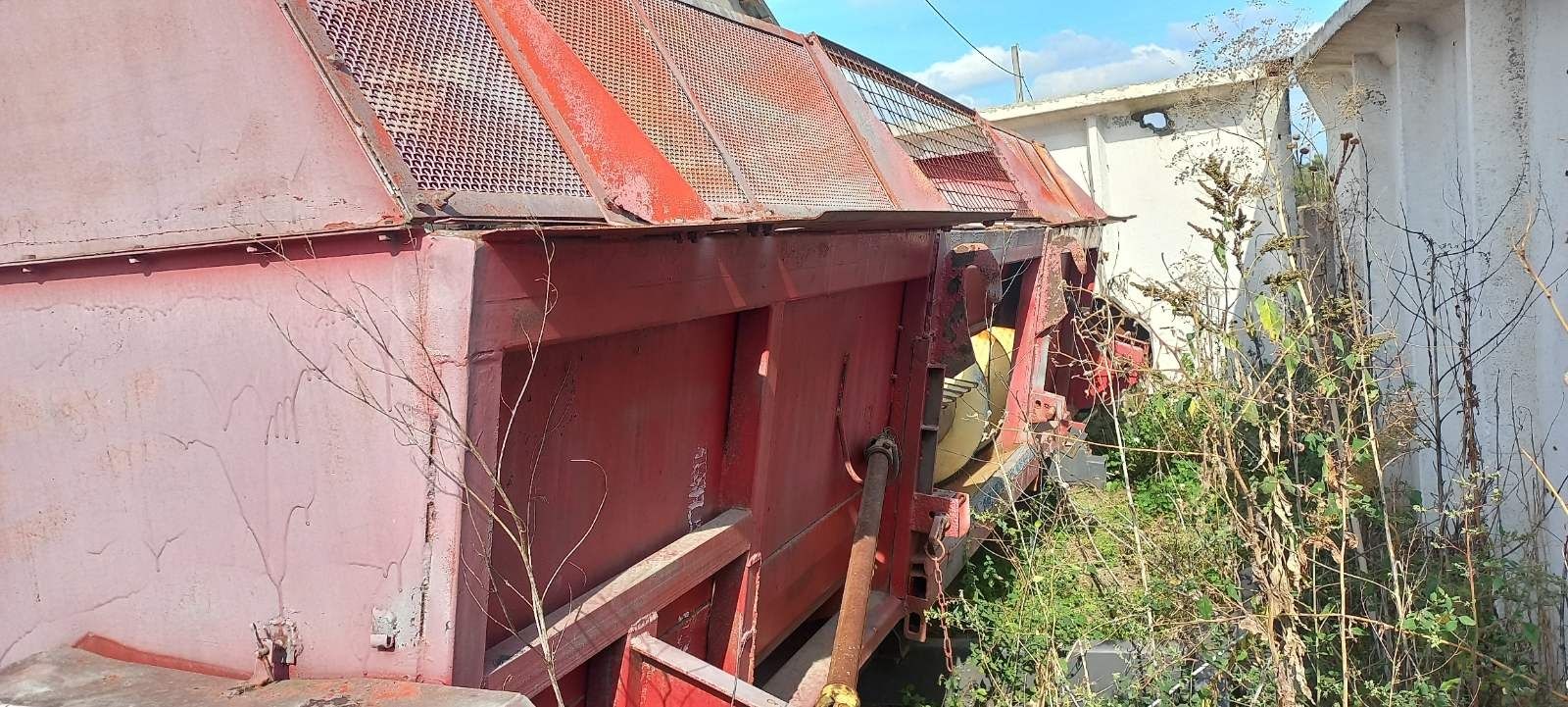 Жатка соняшникова OROS, жниварка 8 рядів, ОРОШ, на Массей Фергюссон,