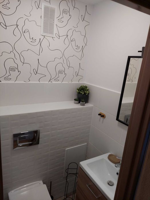 Pokój. Ładny, duży w komfortowym  3 pok.mieszkaniu (2 inne lokatorki )