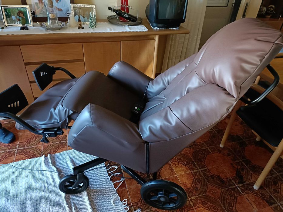 Poltrona basculante para uso interno e externo