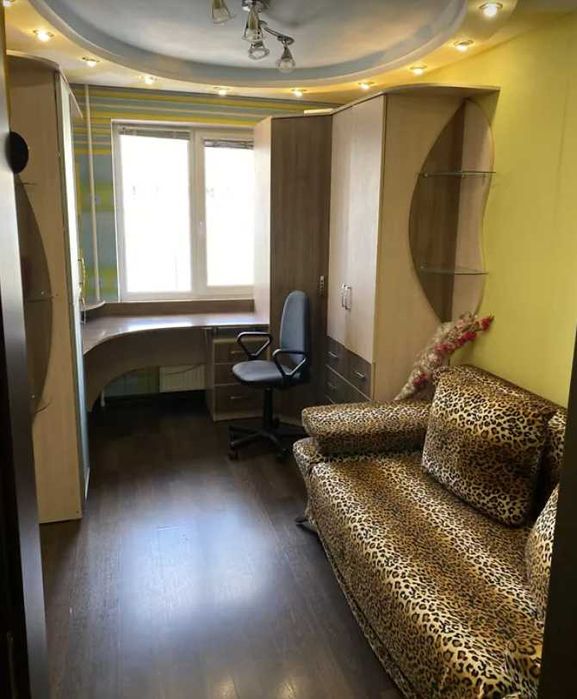Продаж 3к.квартири,АГВ,не кутова,ремонт, техніка, р-н Буд. Офіцерів