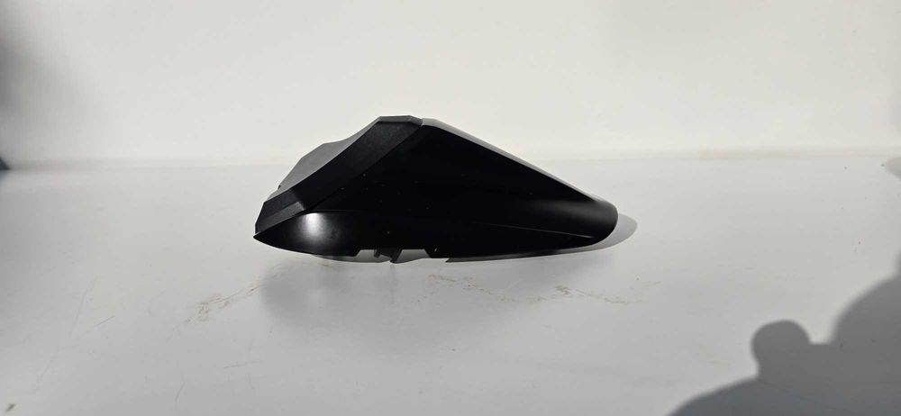 SUZUKI GSX-S 750 Nakładka Owiewka Siedzenie Zaślepka 17-23r