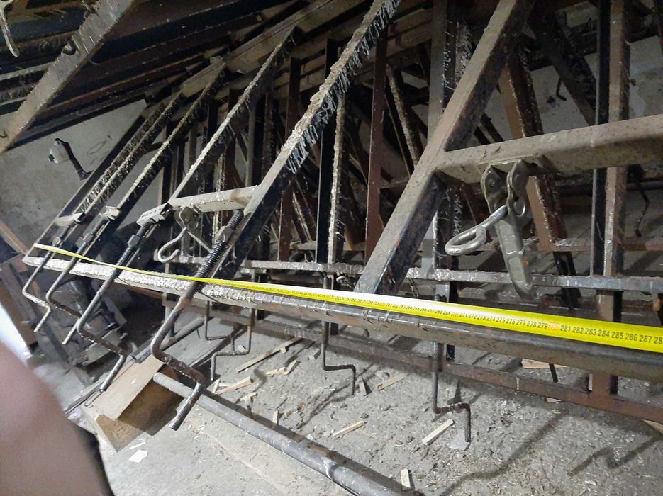 Prasa stolarska, 12 skrzydeł