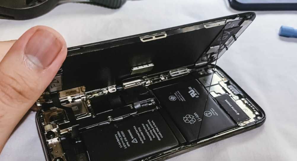 Repair Service, Assistência Técnica Reparação Macbook e iphone na Hora