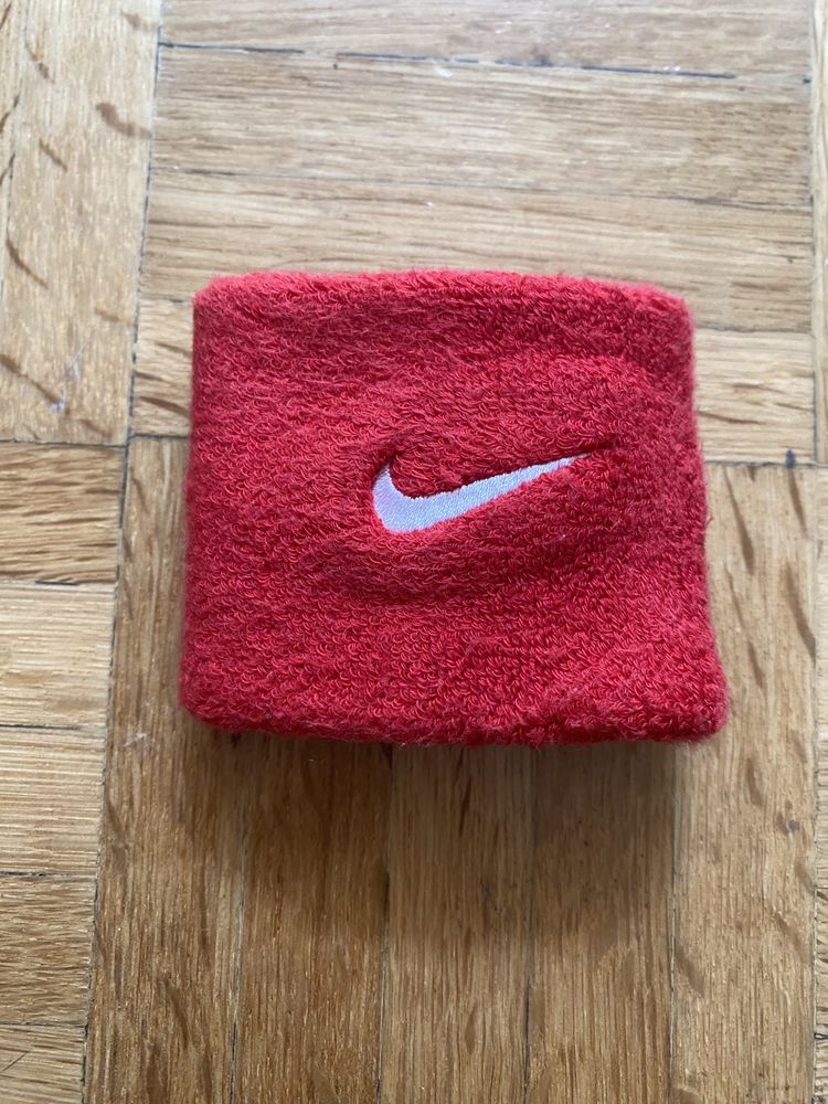 Nike czerwona frotka