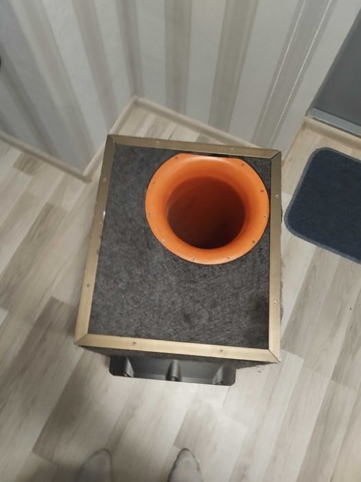 Сабвуфер JBL 10тка 700 номінал 1500пік