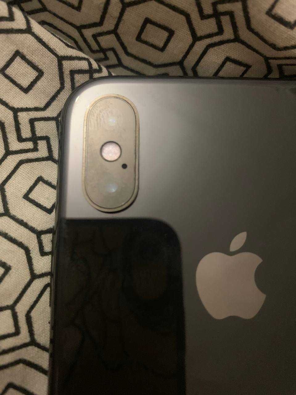 iPhone XS 64гб r-sim 82% батарея