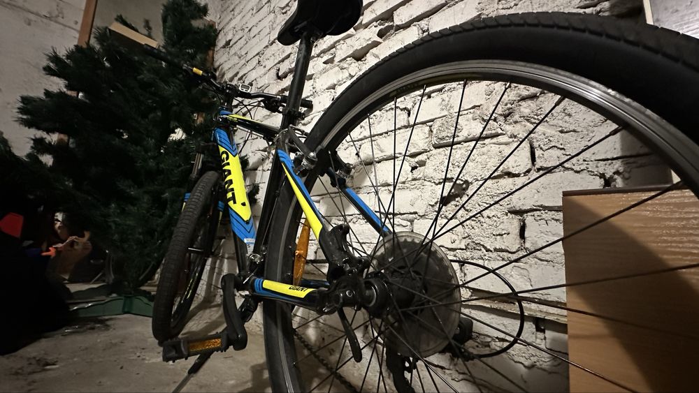 Giant Revel MTB Rama S 26 cali Shimano 3x7 + Licznik B'Twin V-brake