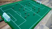 Tapete Relvado Futebol + 2 balizas + vedações Madrid e Barcelona