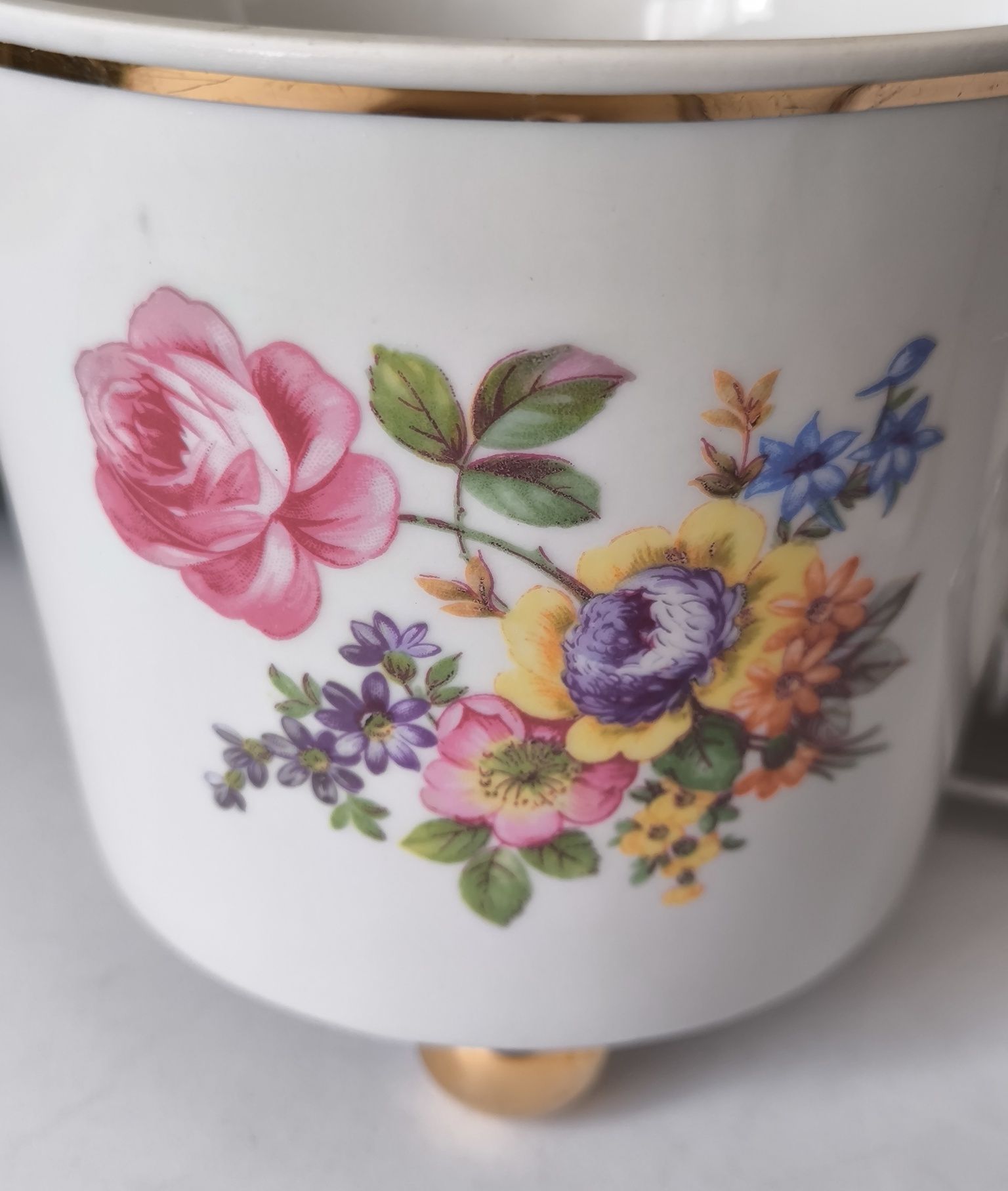 Osłonka na kwiaty róże piękna stara porcelana