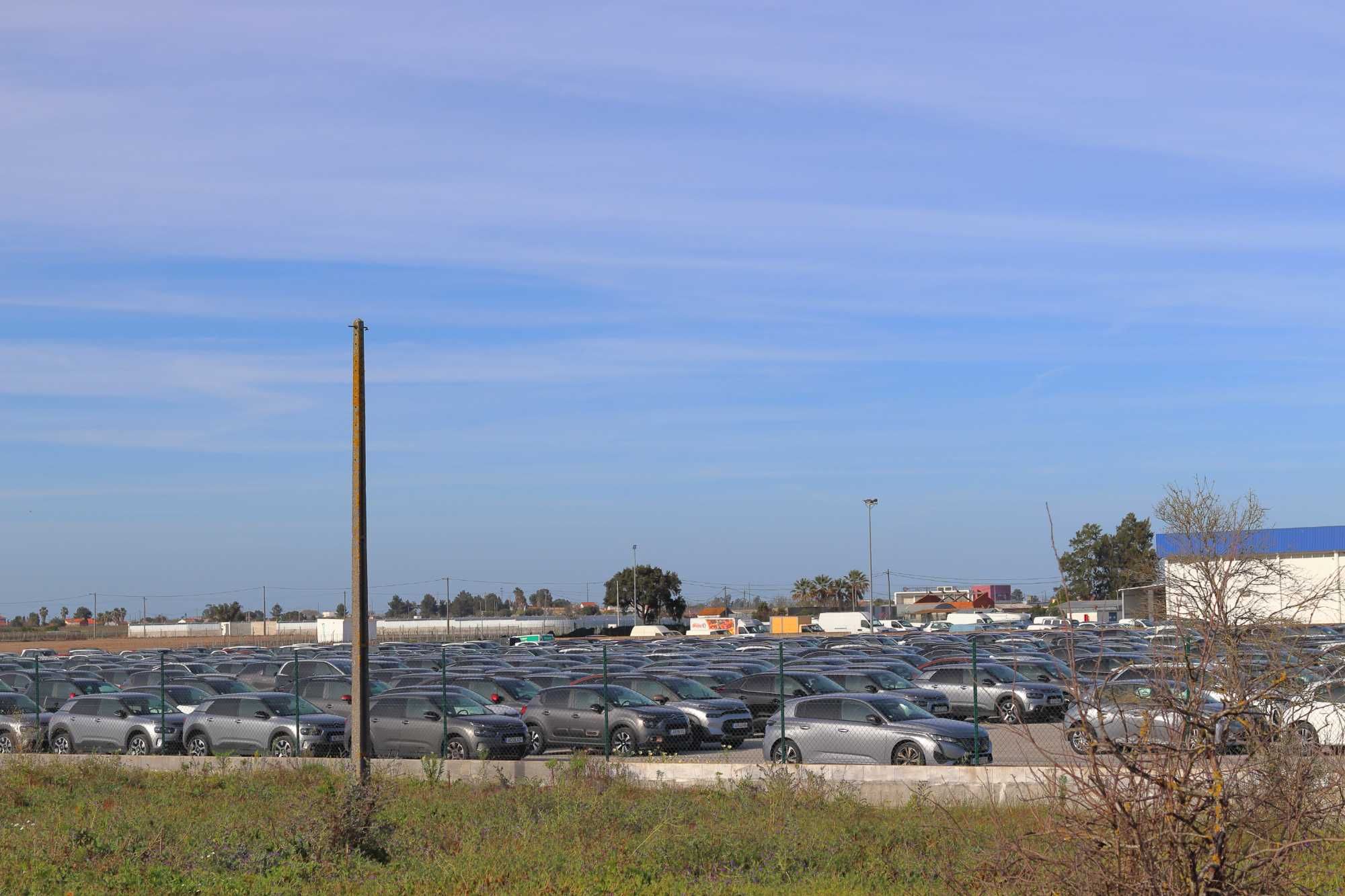Terreno com 15.000 m2 em zona industrial, Palmela.