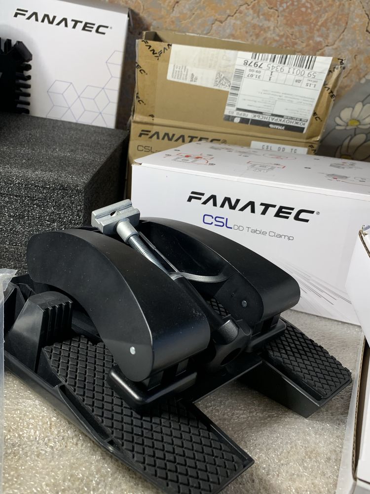 Руль Fanatec (вісім ньютон метрів)
