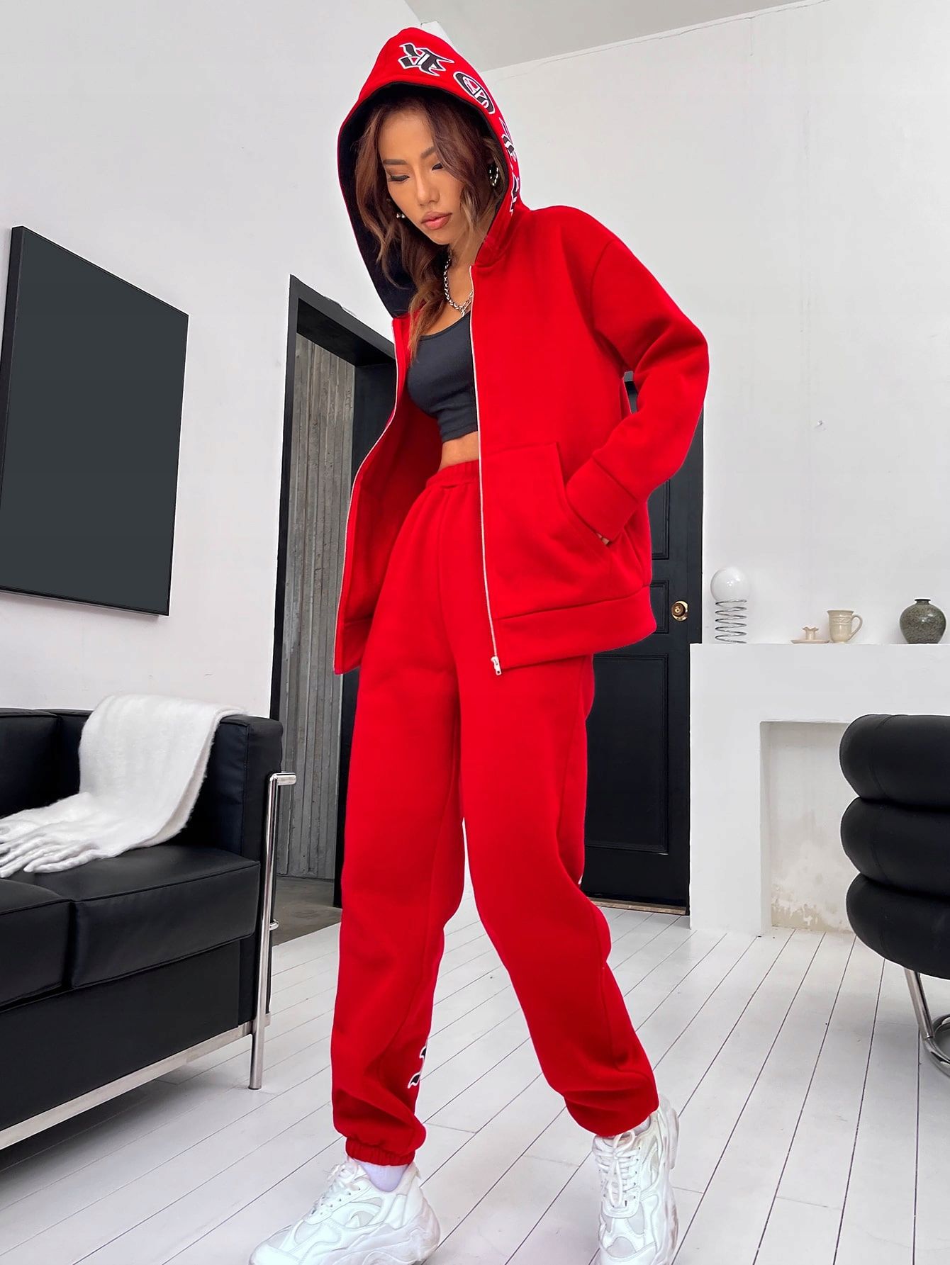 Dres Komplet Czerwony Z Napisami Bluza Z Kapturem + Spodnie Shein Xs