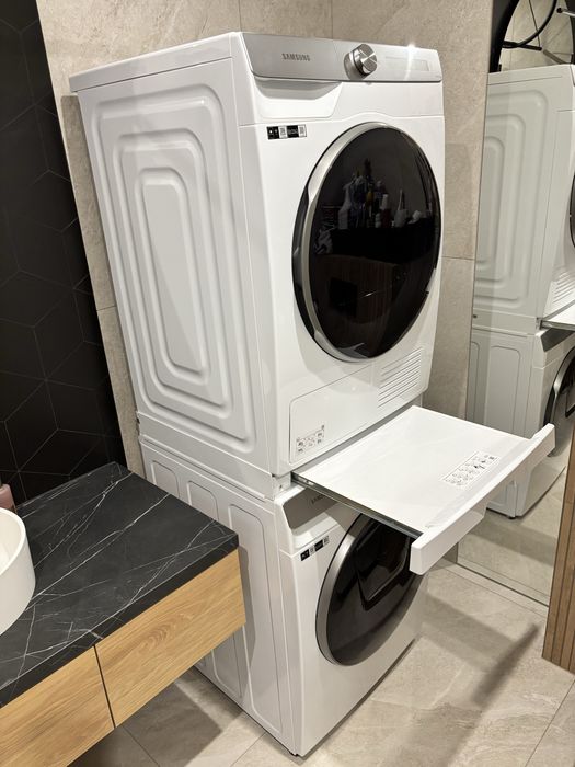 Sprzedam Suszarkę SAMSUNG z oryginalnym łacznikiem- stan idealny.