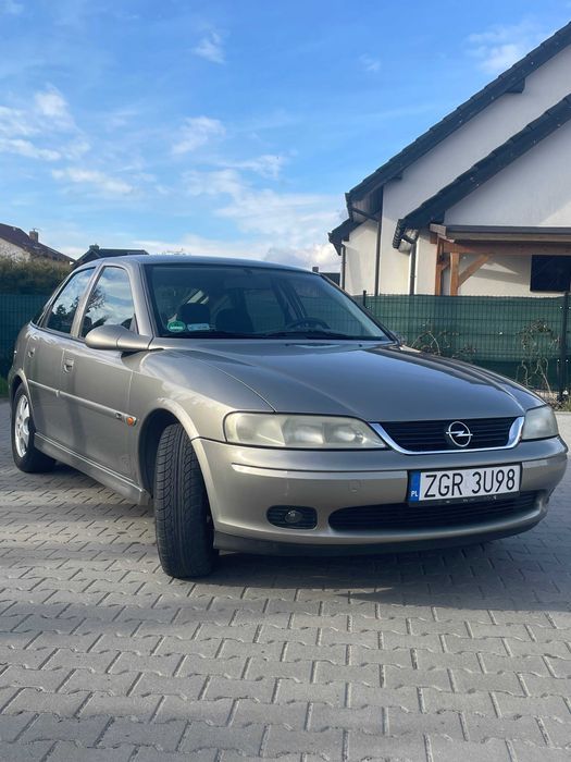 Opel Vectra B 1.8 16V Hatchback