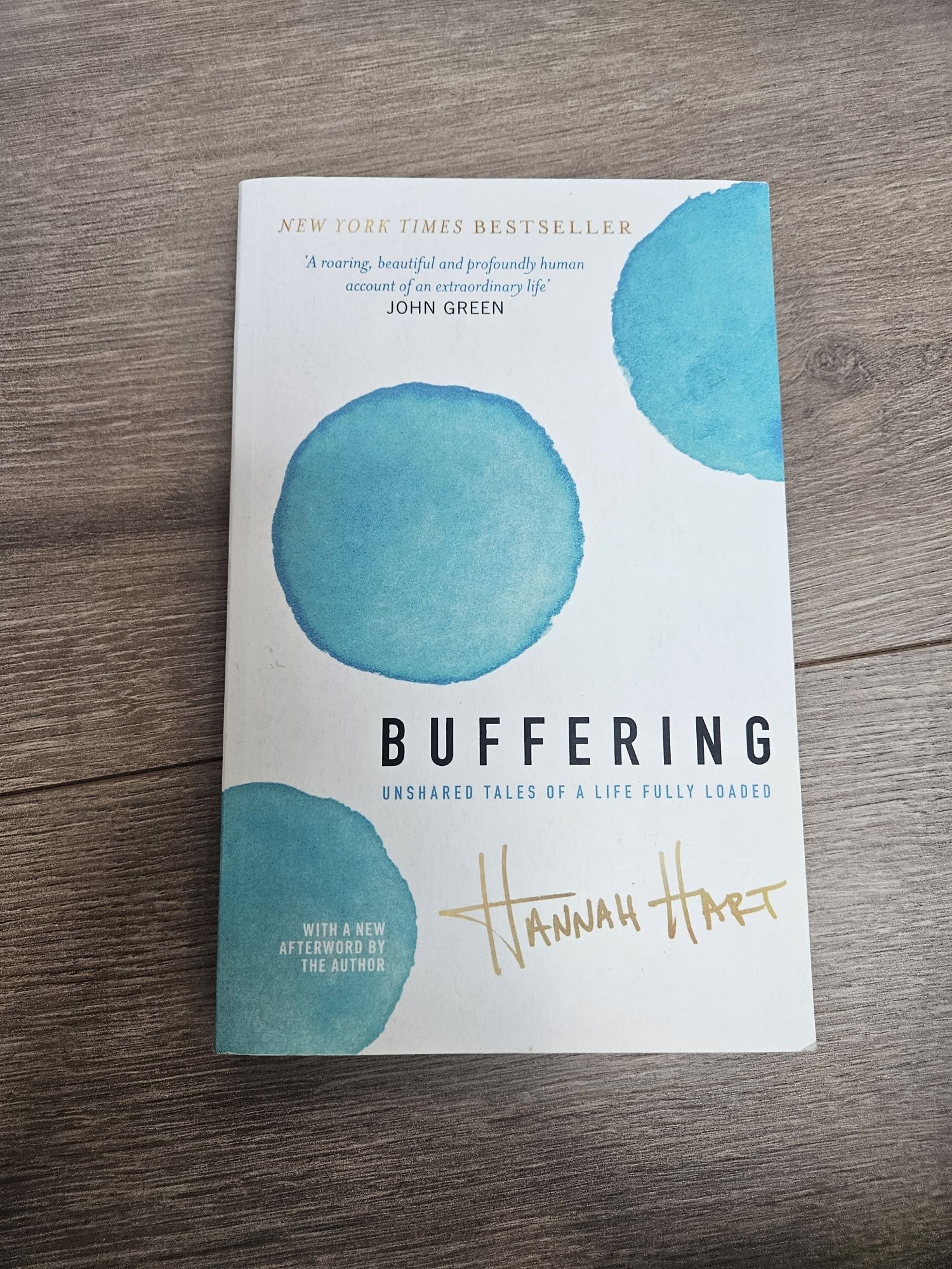 Książka po angielsku "Buffering" Hannah Hart