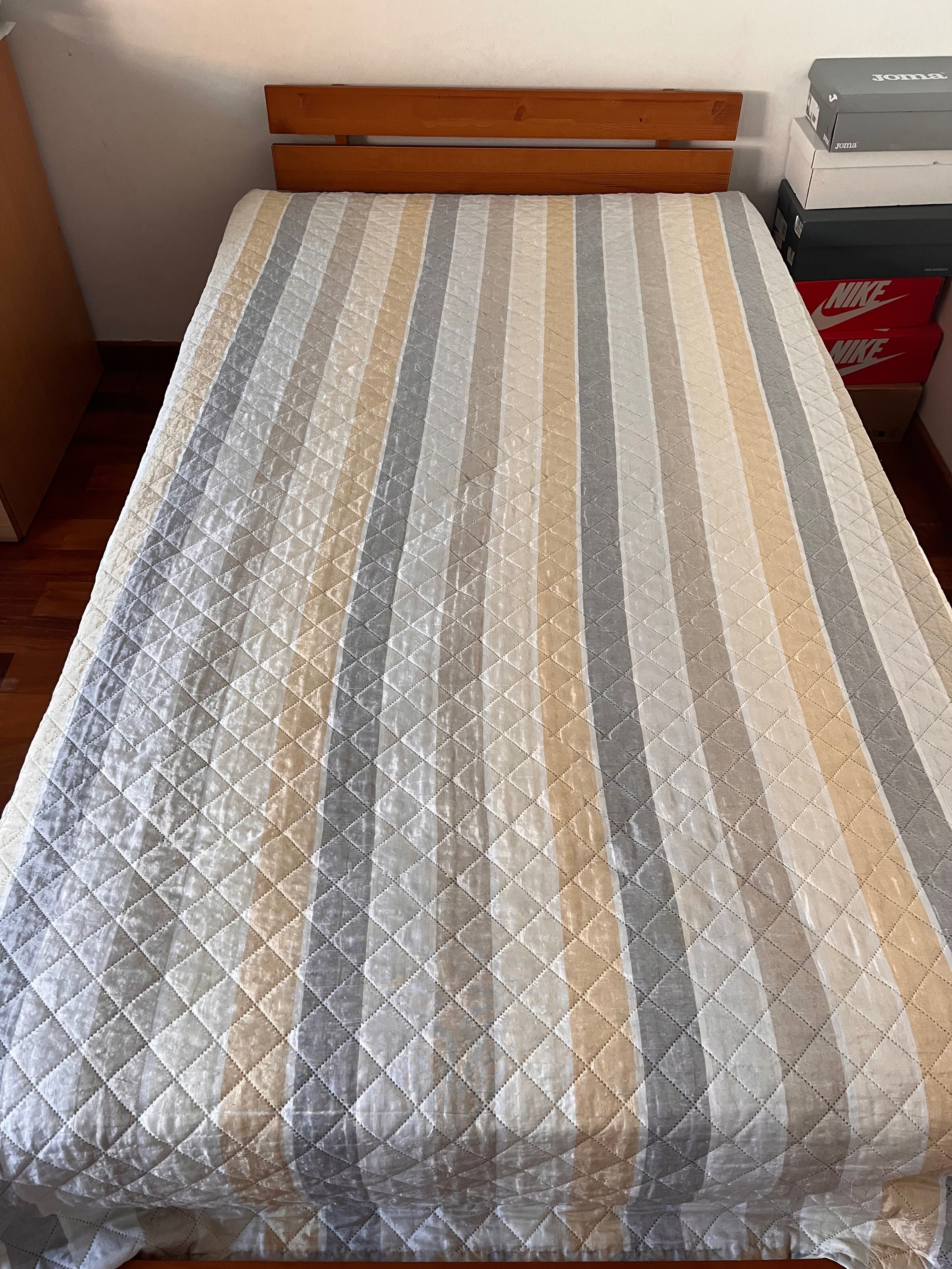 Cama de pessoa e meia