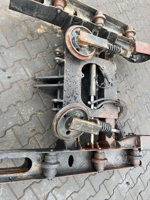 Rama podwozie z regulowanym rozstawem gąsienic do minikoparki