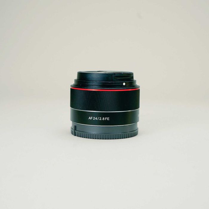 Полнокадровый объектив Samyang AF24 mm F2.8 для Sony E-mount автофокус