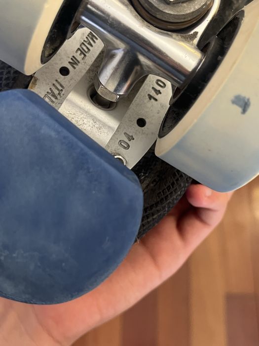 Patins Hóquei Derodas + Proteções Júnior – Conjunto Completo!