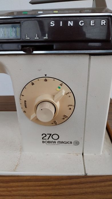 Movel com maquina de costura