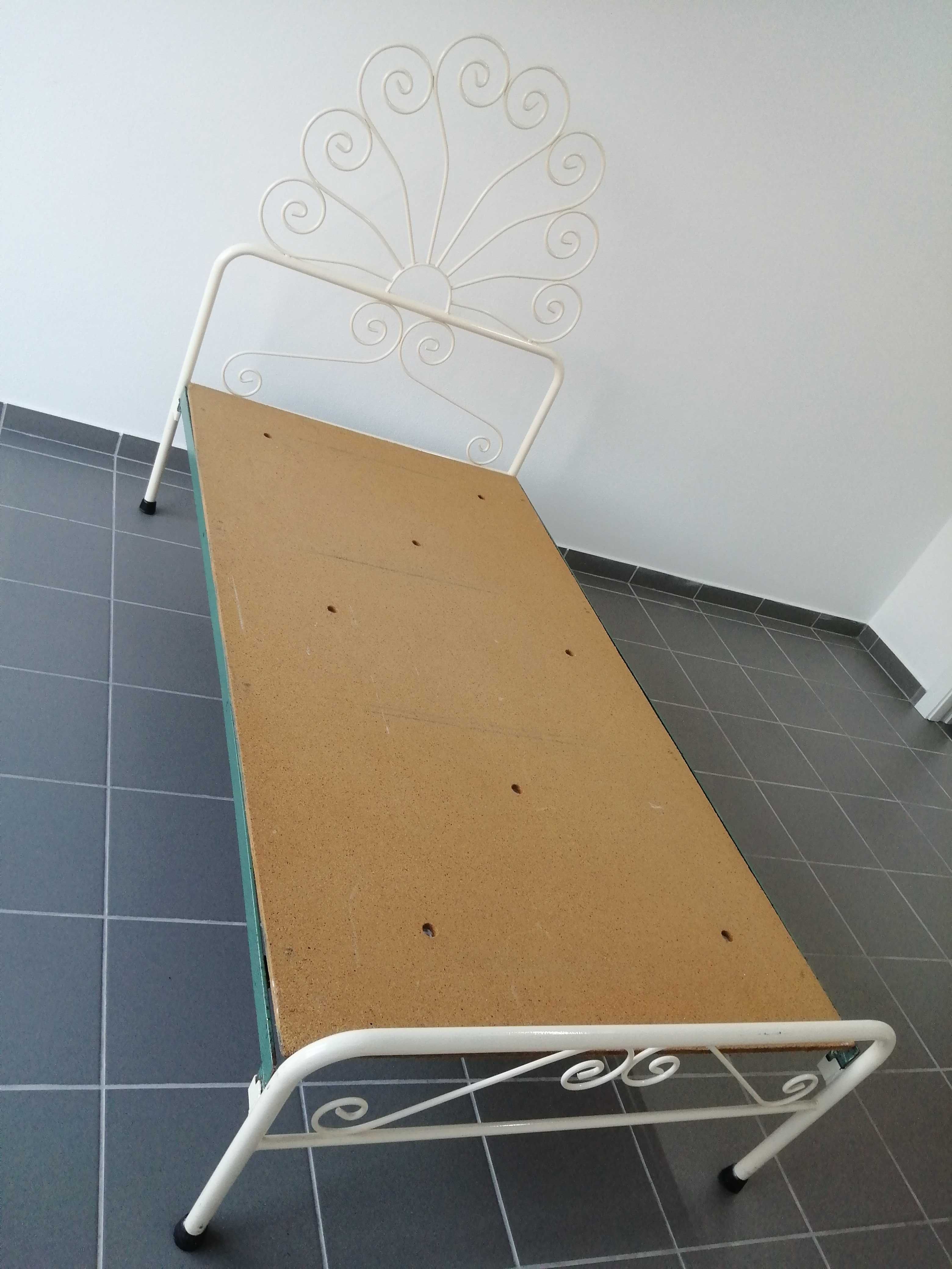 Cama de ferro criança (corpo e meio)