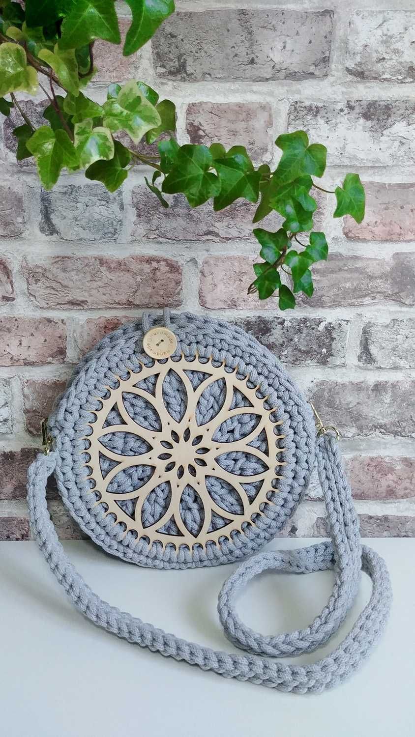 HANDMADE śliczna torebka robiona na szydełku 24cm