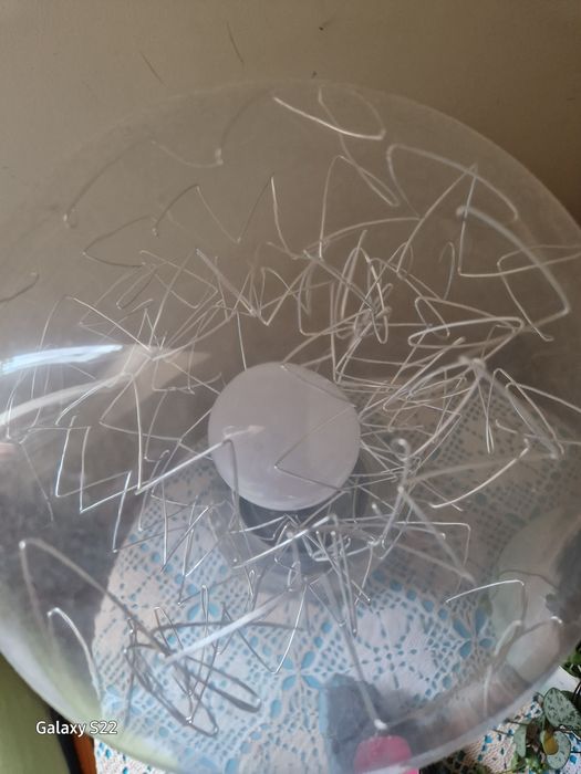 Candeeiro de teto e candeeiro de mesinha de cabeceira