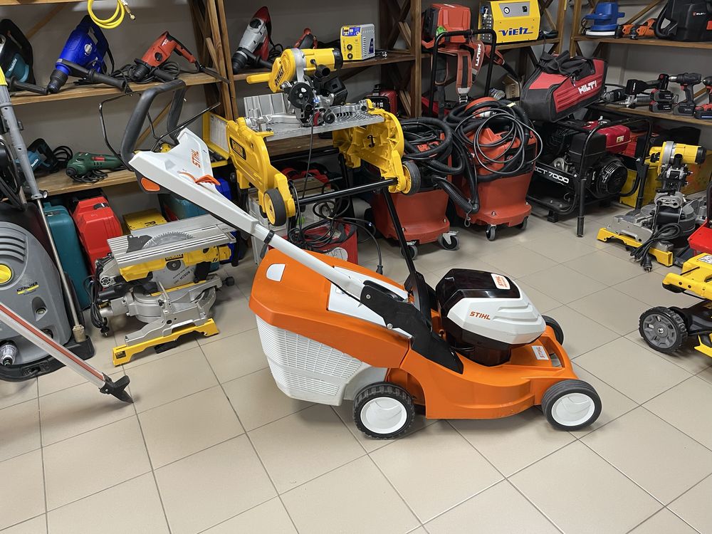 Stihl RMA 443.2 VC / акумуляторна косарка Штіль AP система
