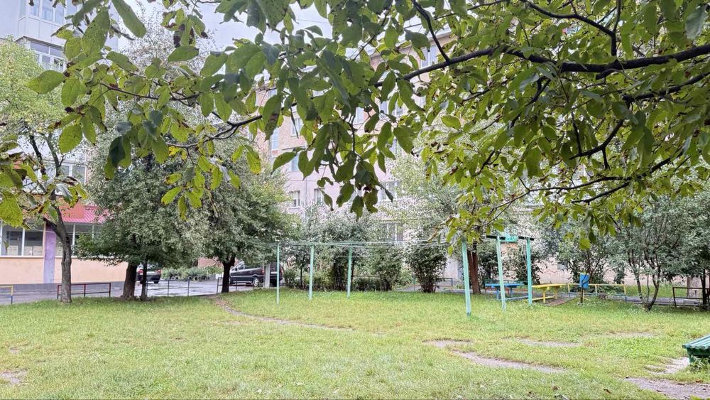 Продаж 2 к квартири 43,4 м.кв на Стрілецькій