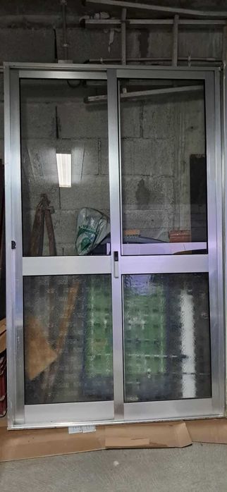 Vendo Janelas sacada