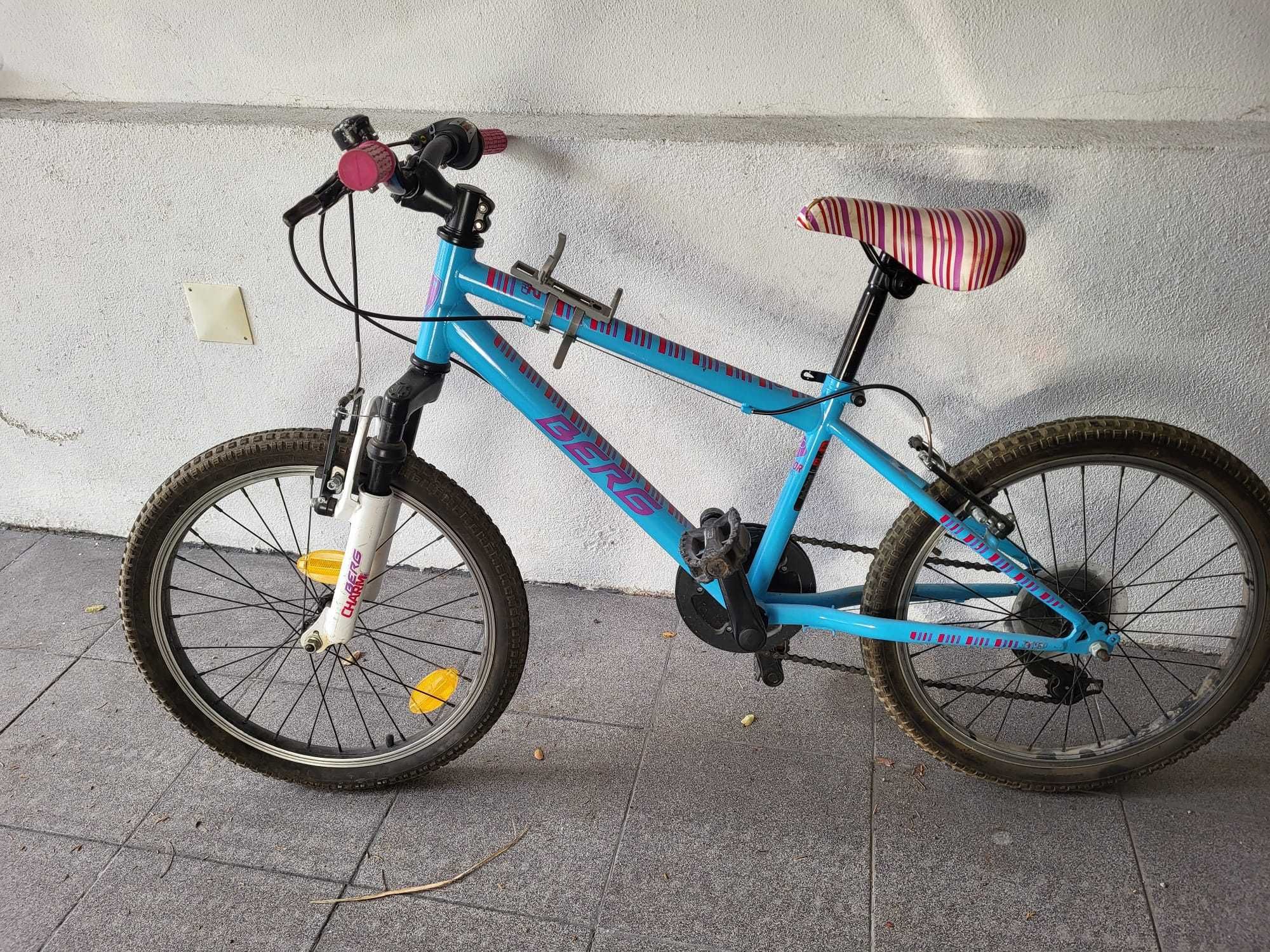 Bicicleta de menina, roda 20 com 6 velocidades