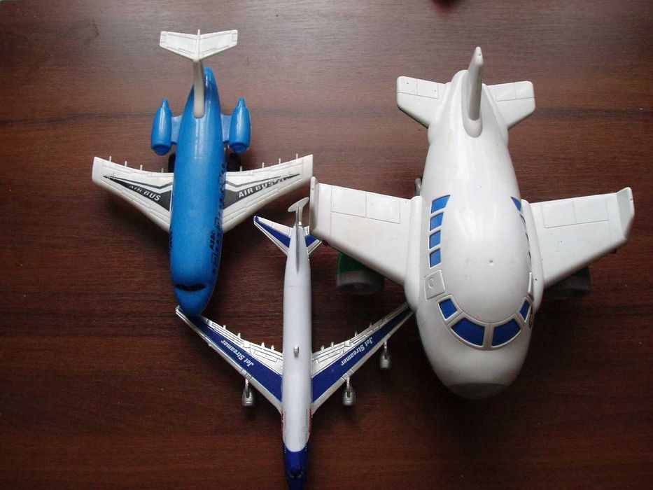 Доброго дня! Продаю літачки