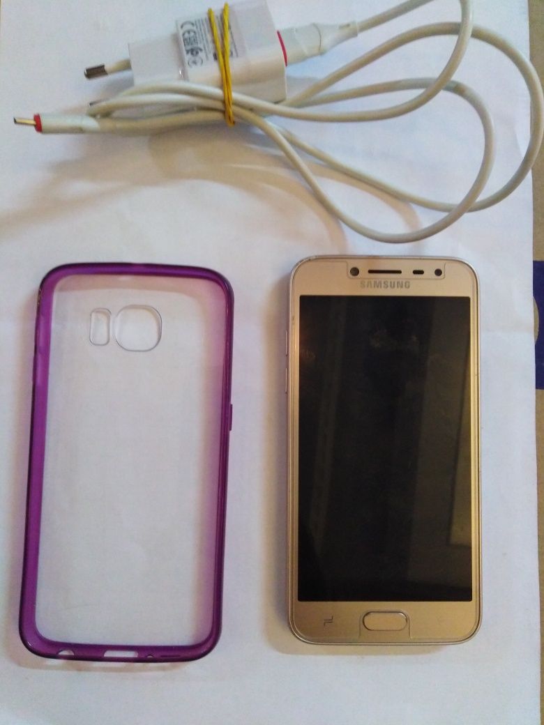 Мобильный телефон Samsung J2.