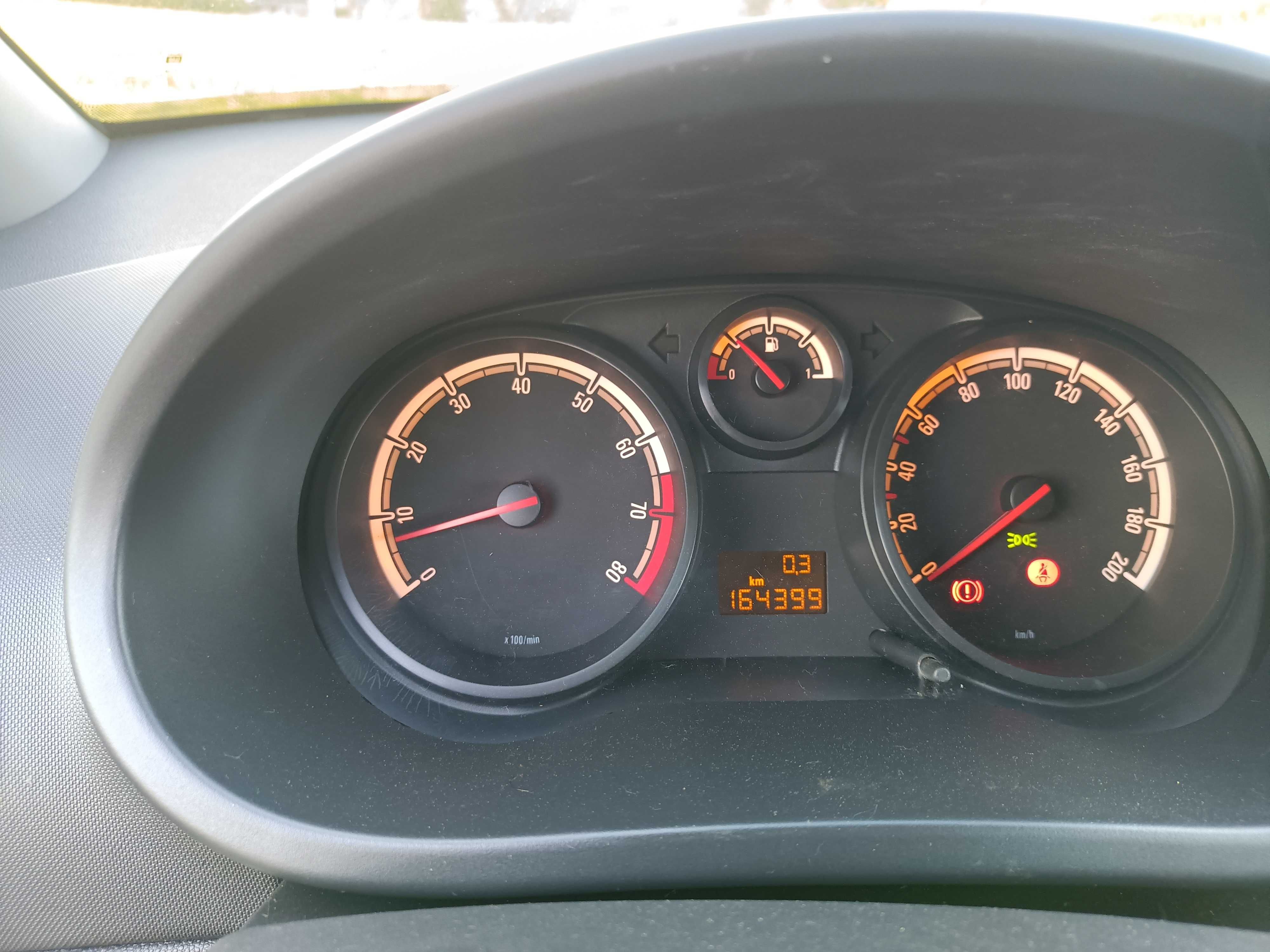 Opel Corsa D  2009 r, 1.2 benzyna klimatyzacja,wspomaganie tanio