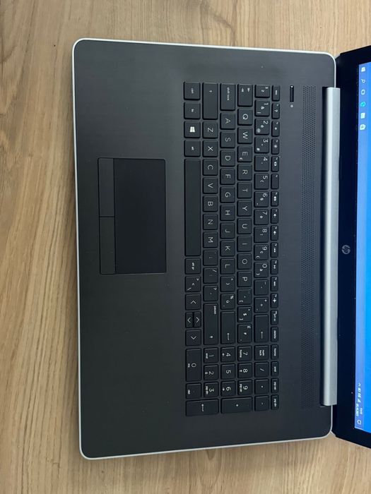Laptop HP 17 AMD A6 8GB Ram dysk 1T AMD Radeon R4 sprawny