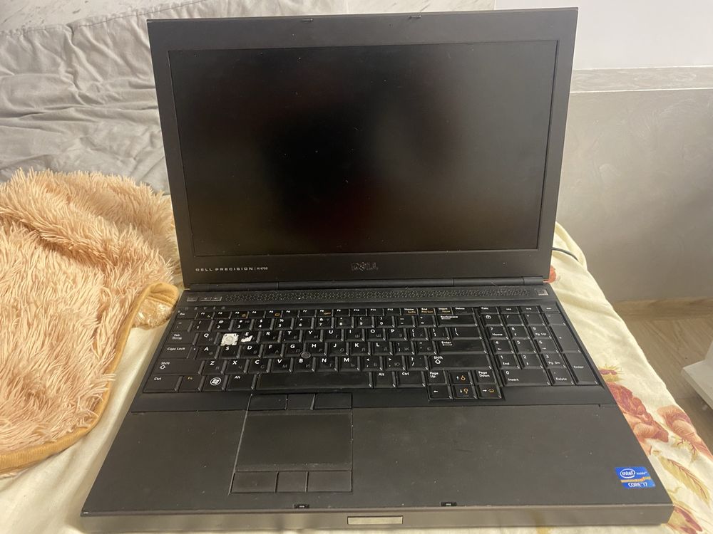 Ноутбук dell m4700