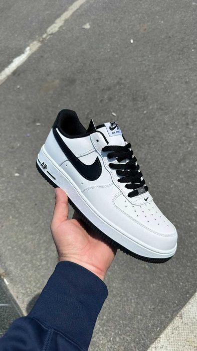 Nike Air Force One White/Black [EUR 41]