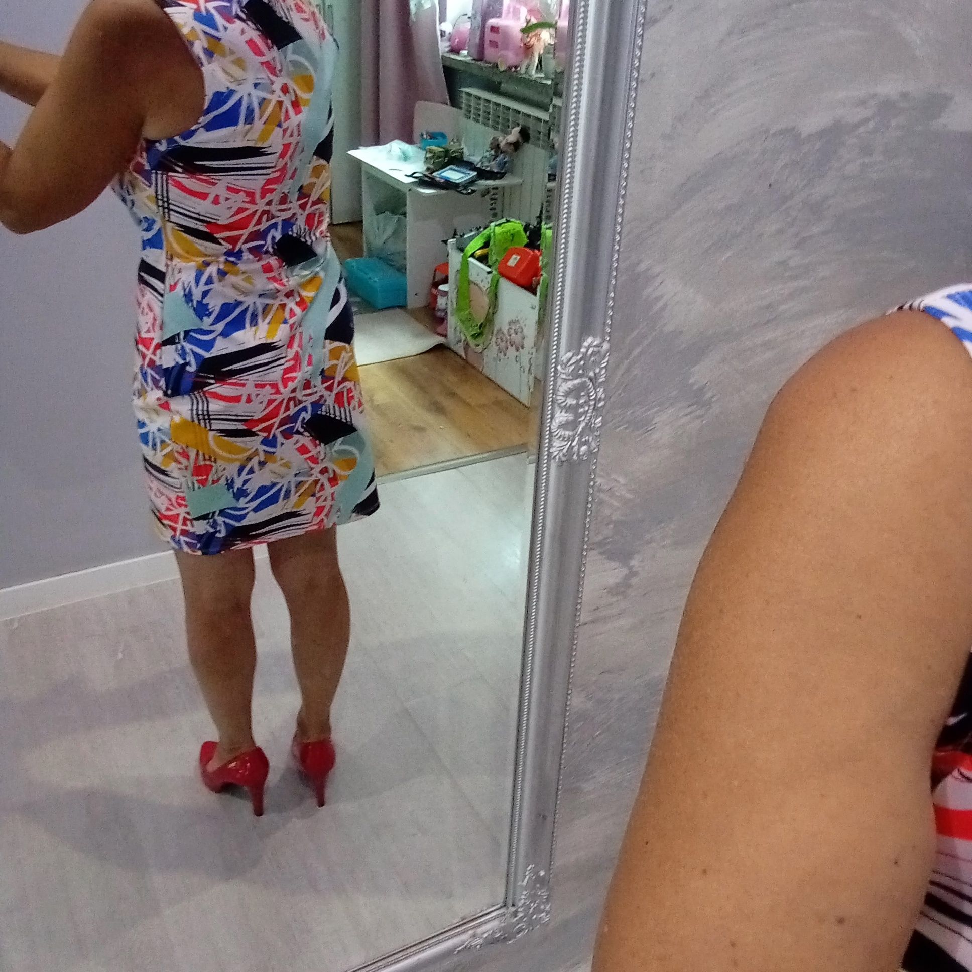 Prosta elegancka sukienka MIDI r M Nowa bez metki