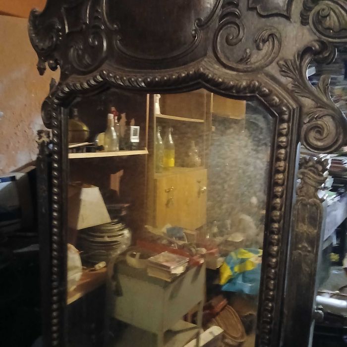 Espelho de pé antigo