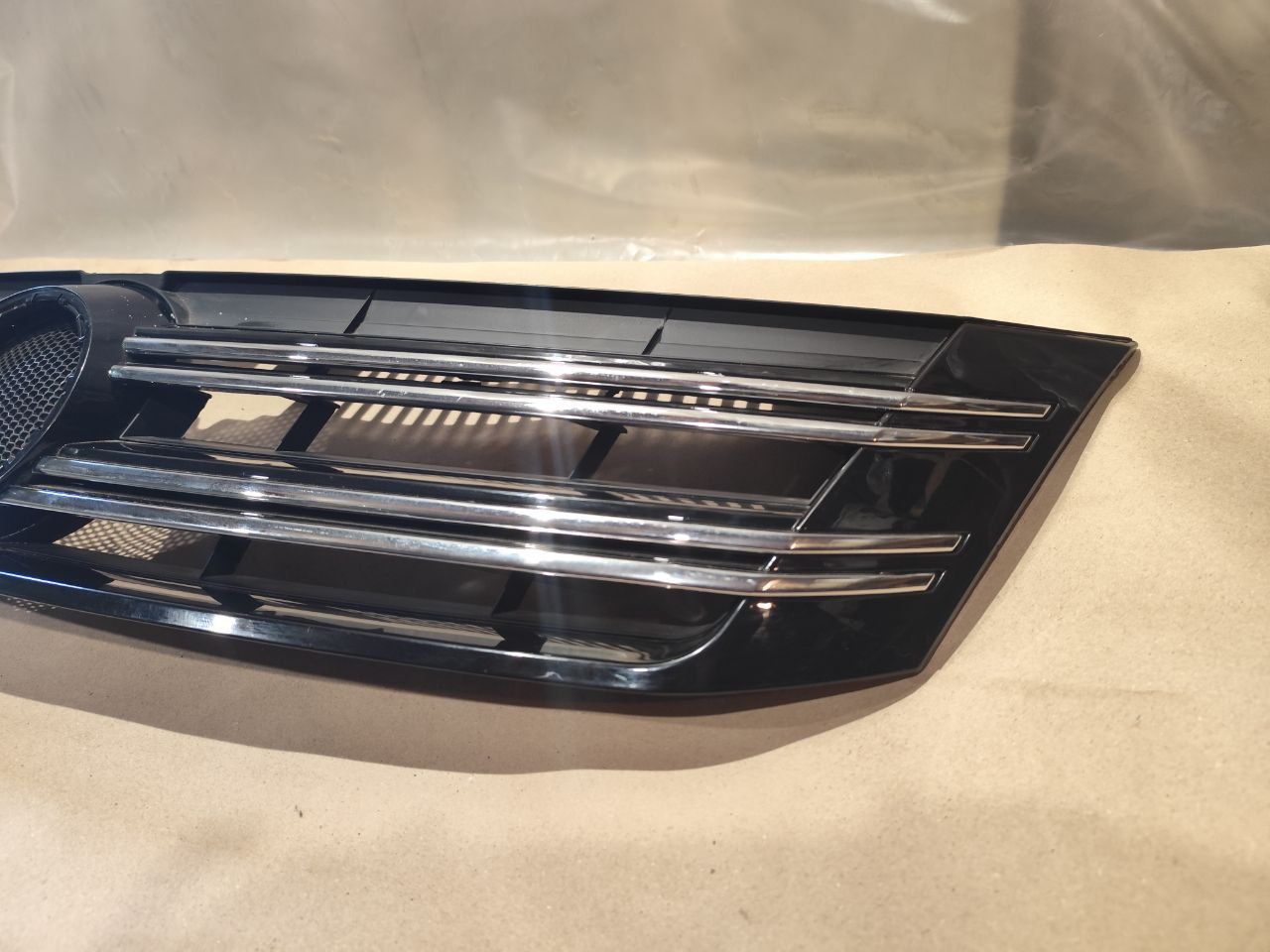 Передня решітка Volkswagen Tiguan 2013-2017p.