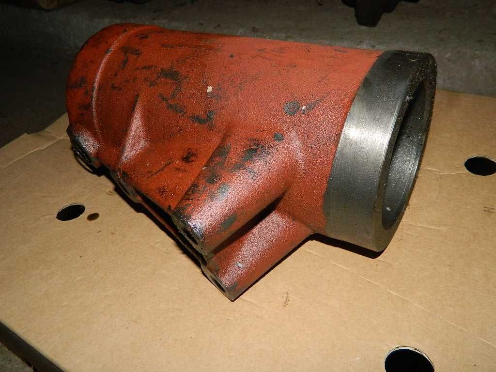 Cylinder Tłok podnośnika ZETOR 8011 URSUS C385