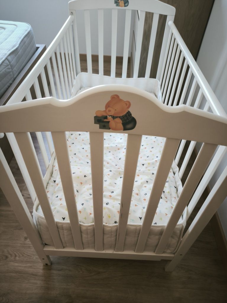 Cama de bebé com grade para baixar