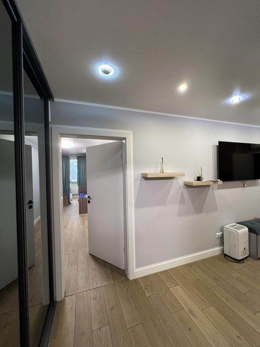 Сдам 2 х к +кухня-гостинная Небесной сотни 41